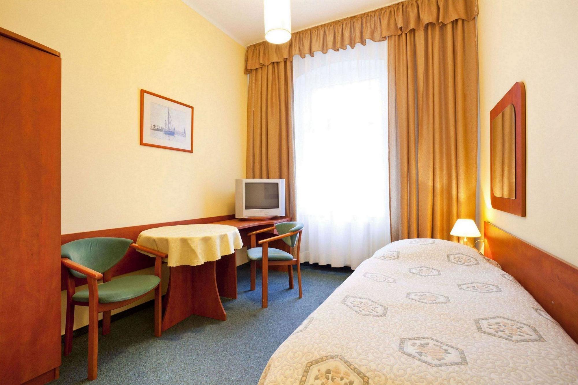 Hotel Kapitan Szczecin Exterior photo